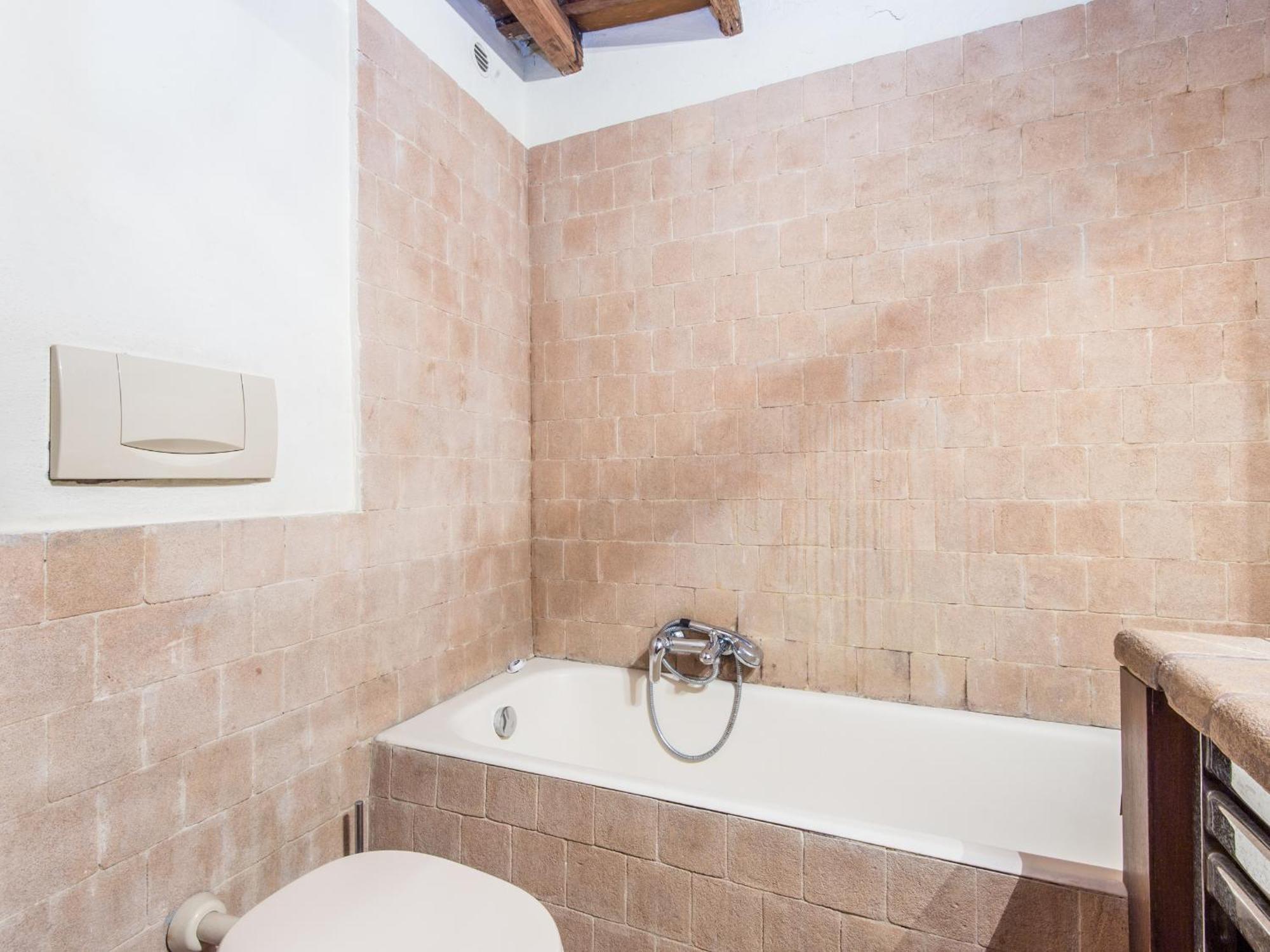 Enchanting Two Bedroom Navona Rom
