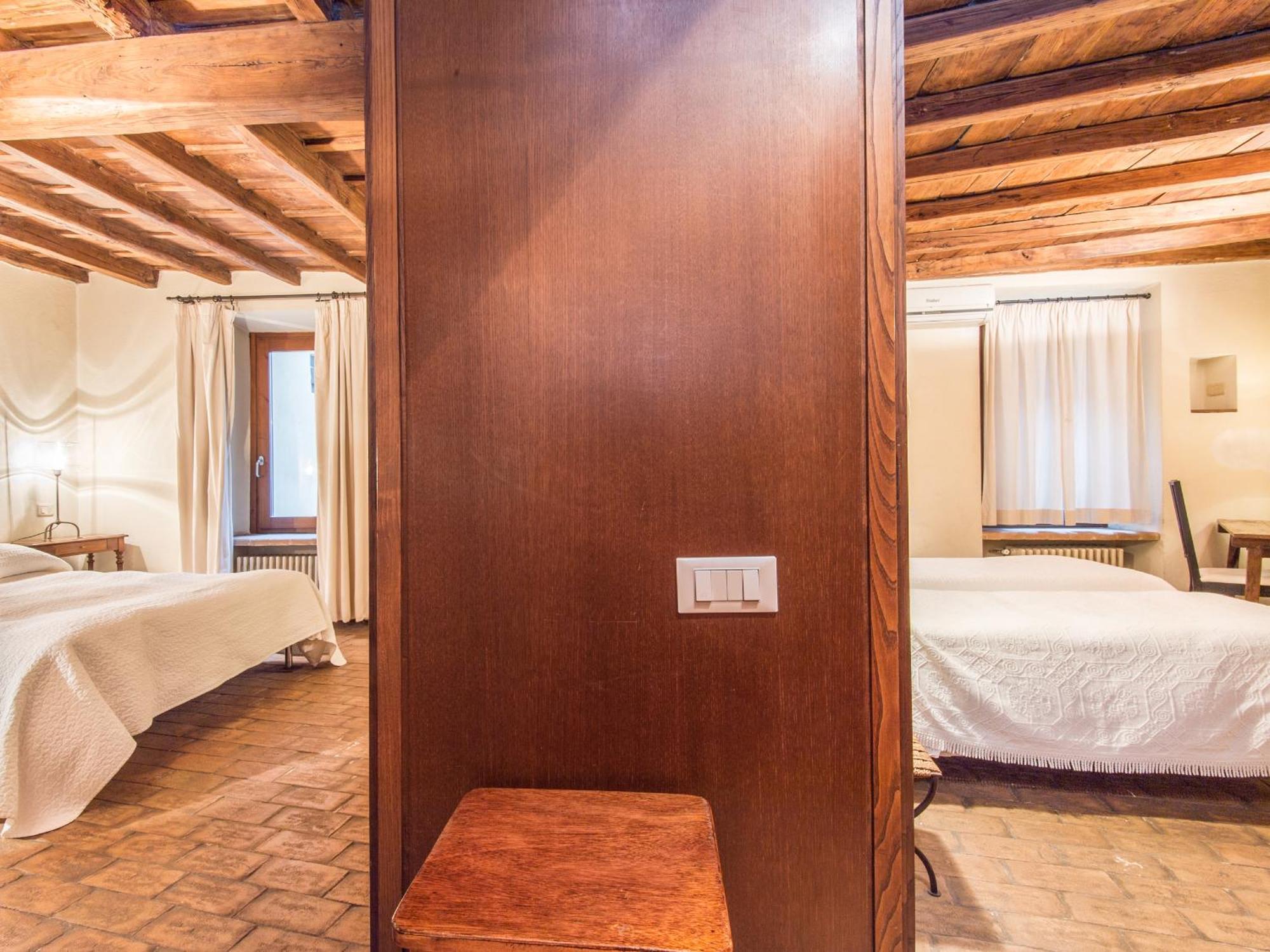 Enchanting Two Bedroom Navona * Rom
